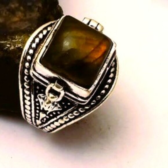 Red Labradorite Gemstone Sterling Silver  Handmade Poison Ring SZ 6.5 - Picture 1 of 1